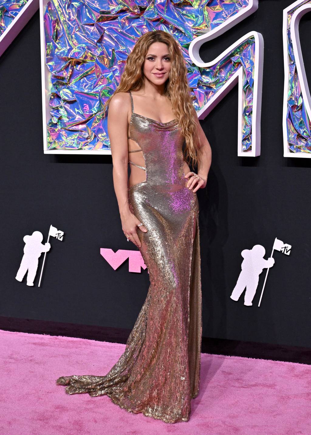 2023 MTV Video Music Awards – Arrivals anitta no vma 2023 - vestido dourado