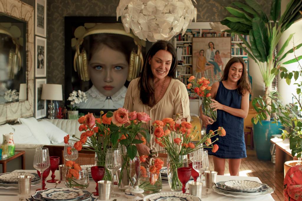 Carolina Ferraz elabora um menu festivo para o aniversário de Claudia