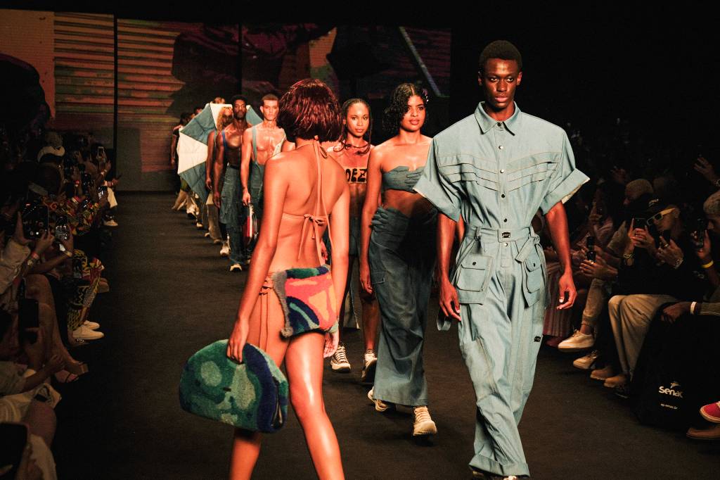 Estilistas da Dendezeiro falam sobre a valorização da brasilidade na SPFW