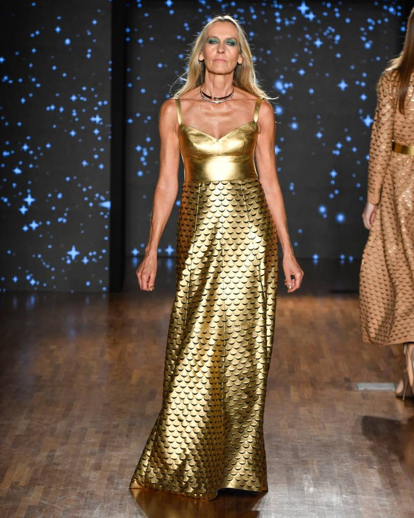 Patricia VieraSPFW N56Foto: Ze Takahashi/ @agfotosite O dourado é a cor do verão segundo os designer da Fashion Week!