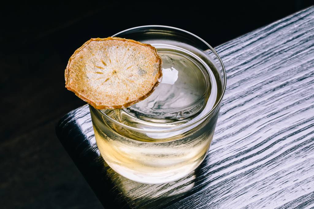 O drinque 'Cambuci Old Fashioned', do SubAstor