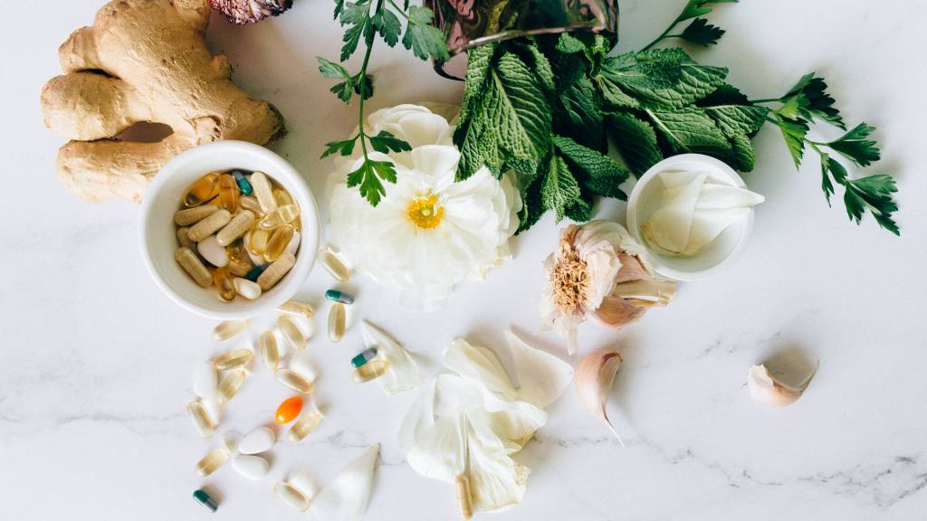 suplementação-alimentar-beleza-neurocosmeticos A suplementação alimentar pode ser uma outra aliada na saúde da pele e da mente