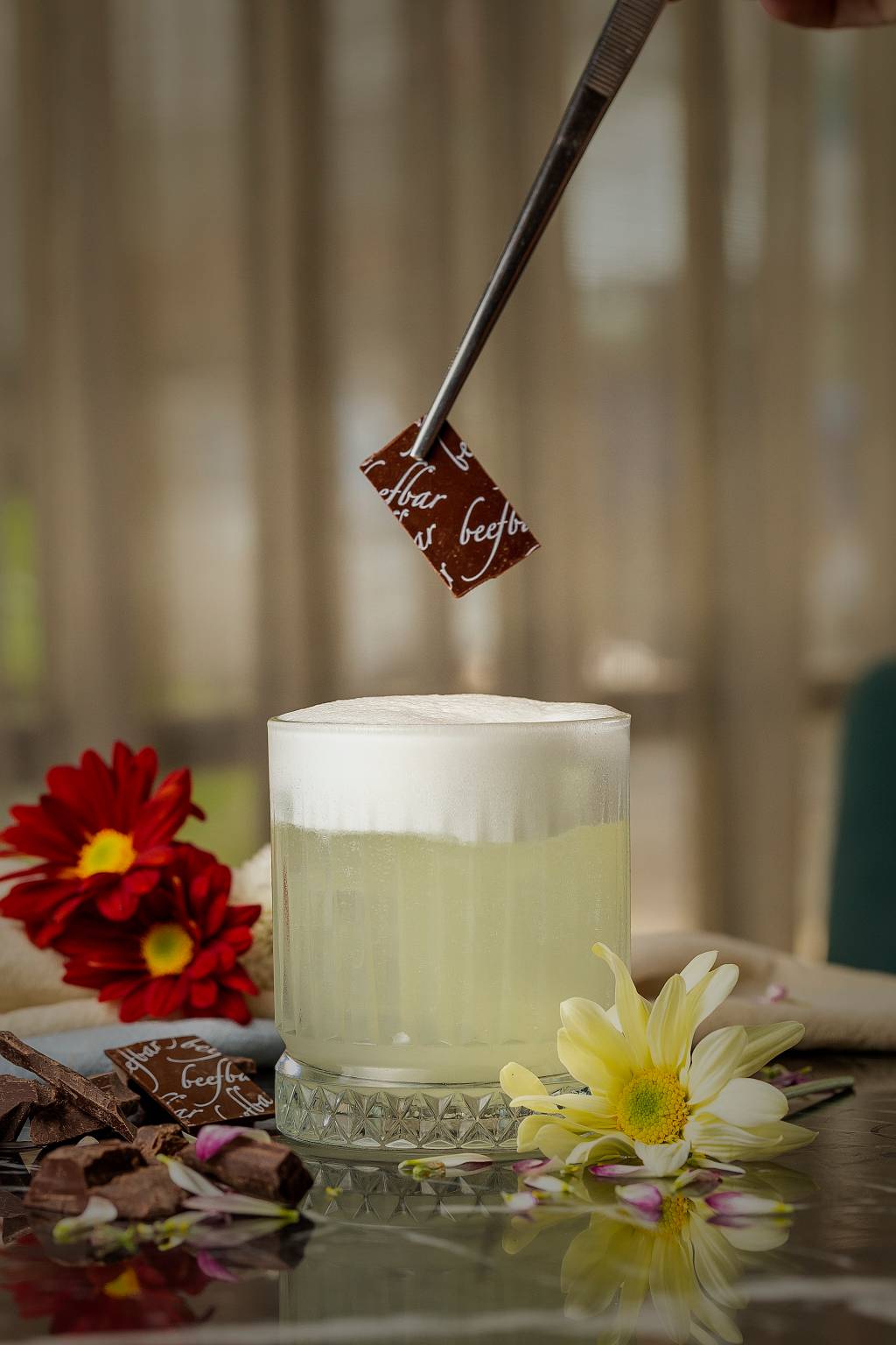 Amaretto Sour O drinque Amaretto Sour, do Beefbar