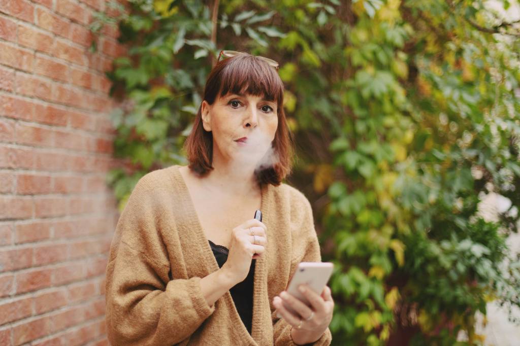 abstinência-a-vape-bbb-2 A dependência surge a partir do momento em que o aparelho se torna necessário para o funcionamento do dia do usuário
