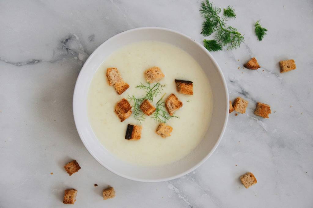 caldo-vegano-temperaturas-frios-receitas-práticas-rápidas Caldo de inhame com tofu