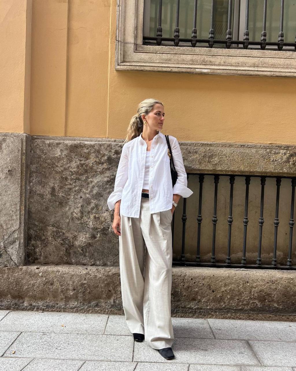 clássicos-da-moda Mulher usa look de trabalho no dia a dia