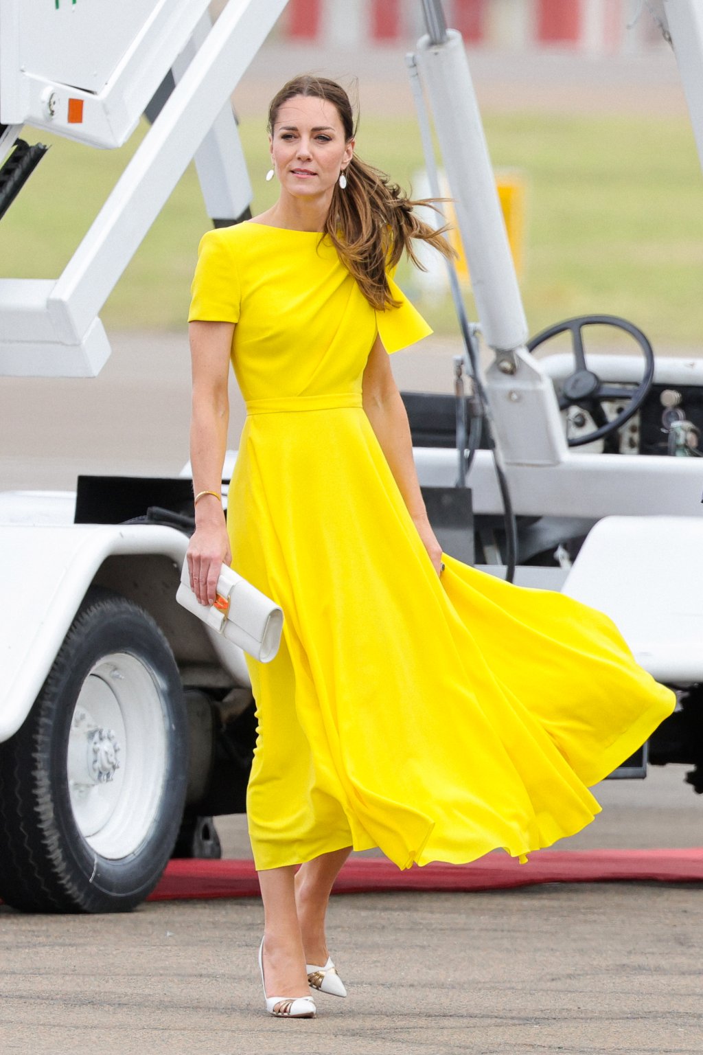 Kate Middleton de vestido amarelo