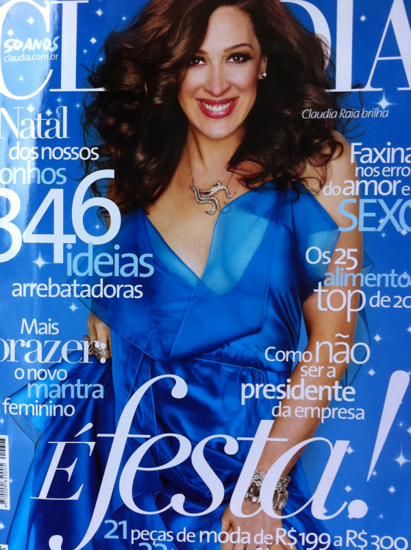 Claudia Raia estampa edição de dezembro de 2011.