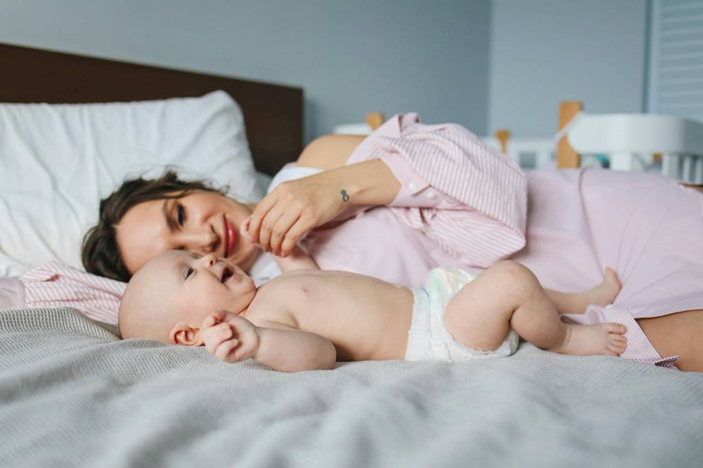 As mulheres tendem a passar por um período de vulnerabilidade hormonal, o que pode gerar um estranhamento consigo mesma e com o próprio filho