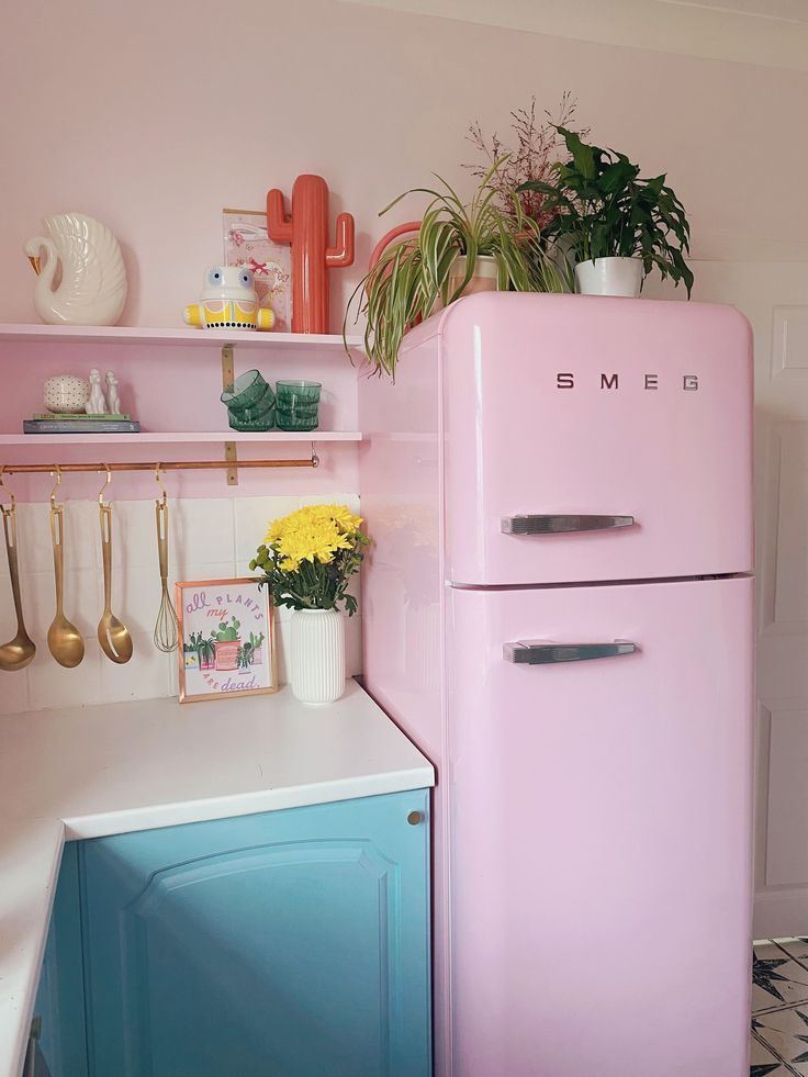 cozinha fofa - geladeira rosa