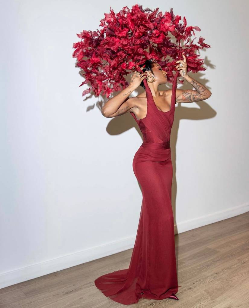 looks-famosas-grammy-2024-dawn-richard Dawn Richard trouxe a alta costura para o tapete vermelho do Grammy
