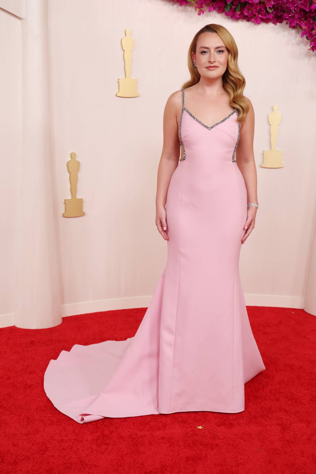 Amelia Dimoldenberg no tapete vermelho do Oscar 2024 Amelia Dimoldenberg no tapete vermelho do Oscar 2024