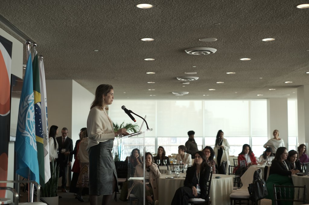 Alana Rizzo durante o side event na sede da ONU em Nova York. 