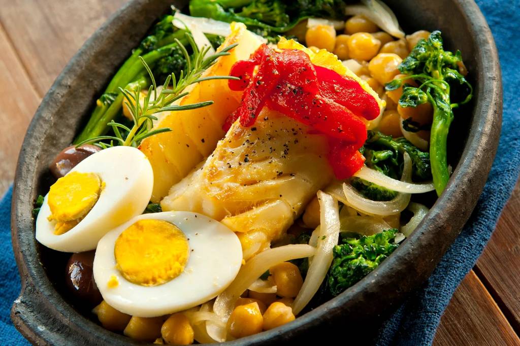 bacalhau-com-brocolis Bacalhau assado com brócolis