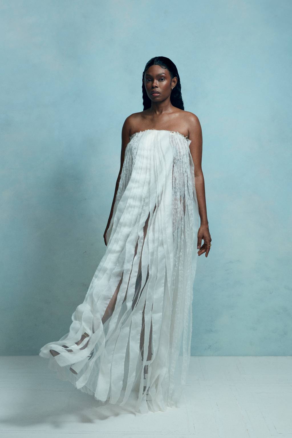 xenia-franca-vestido-branco-claudia xenia frança capa claudia março de 2024