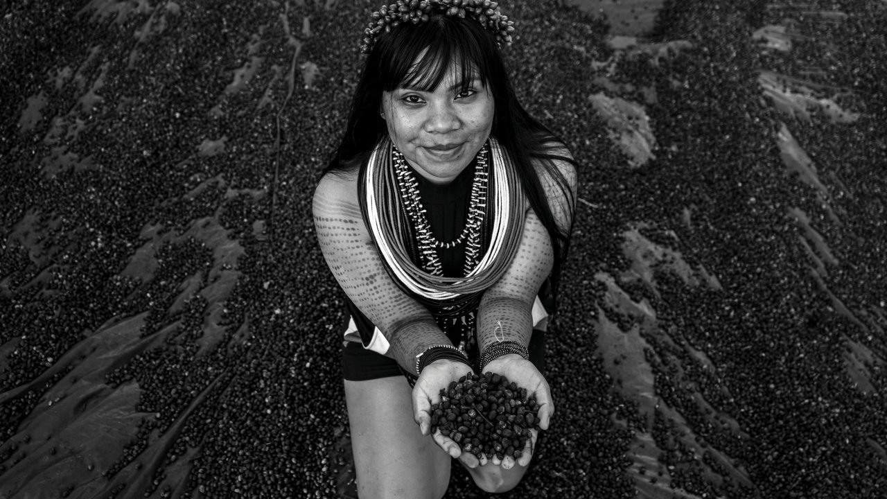 Celesty Suruí é a primeira barista indígena do Brasil
