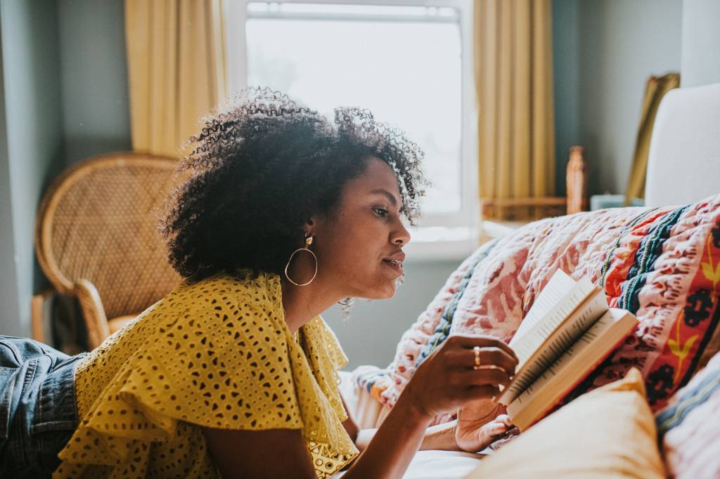 Consciência social: 4 livros essenciais para iniciar o letramento racial