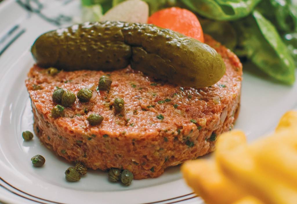 Receita de steak tartare da Votre Brasserie