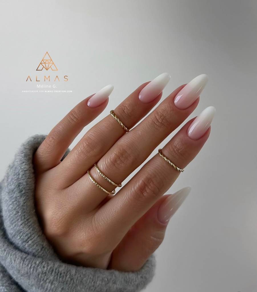 nail-arts-elegantes-noivas-branca-degradê nail art para noivas degradê