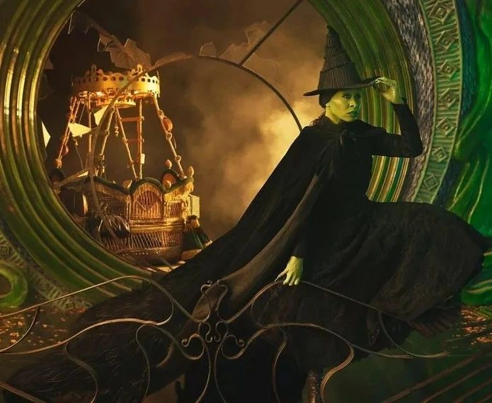 wicked-filme-cena-elphaba Cynthia Erivo na pele de Elphaba no filme