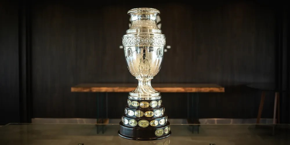 Taça da Copa América pesa quase 12 Kg e poderá ser vista em São Paulo e no Rio de Janeiro