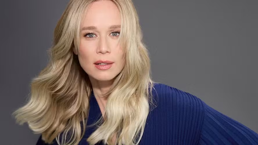 Mariana Ximenes surge loiríssima para novela Mania de Você