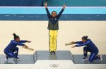 Rebeca Andrade supera Biles e é ouro no solo