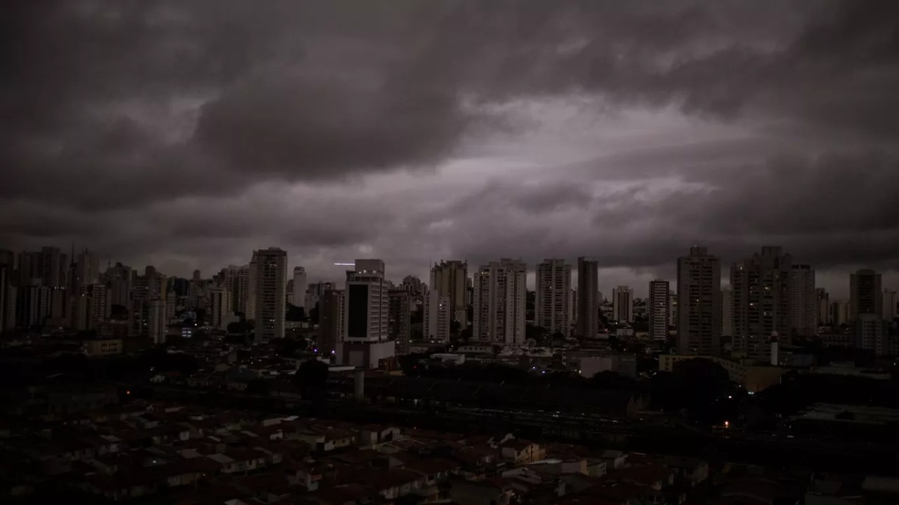 São Paulo deve receber chuva preta.