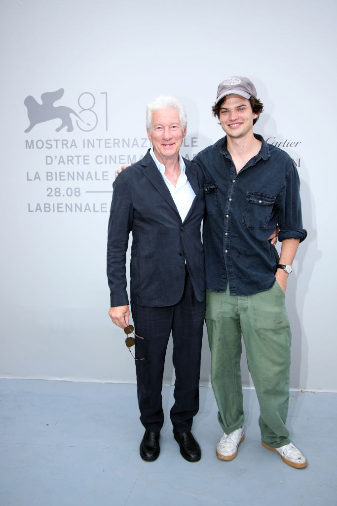 81th Mostra del Cinema di Venezia 2024 Richard Gere ao lado do filho, Homer James Jigme Gere no Festival de Veneza