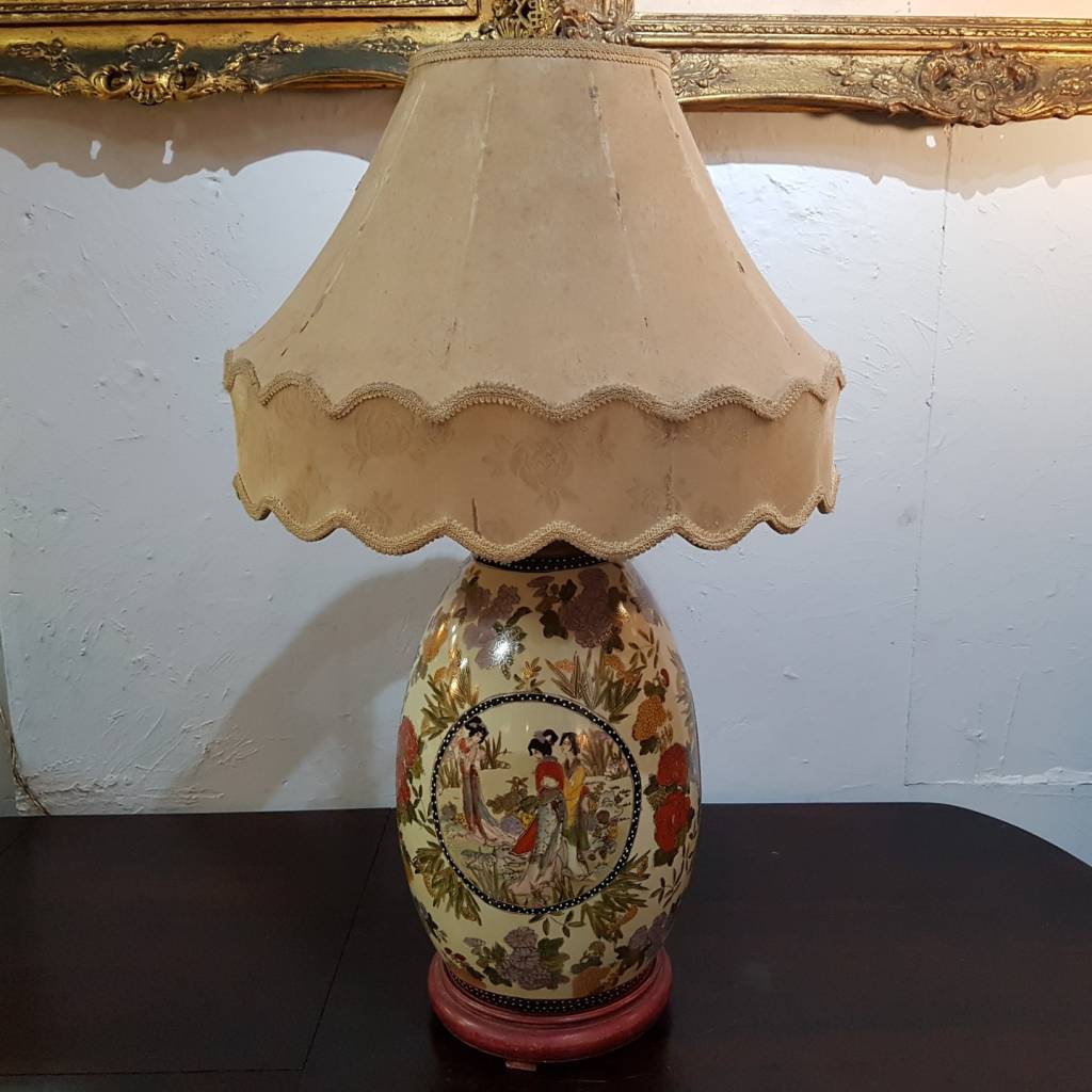 Com antiguidades e outras peças de decoração, brechó carioca é acervo de itens exclusivos