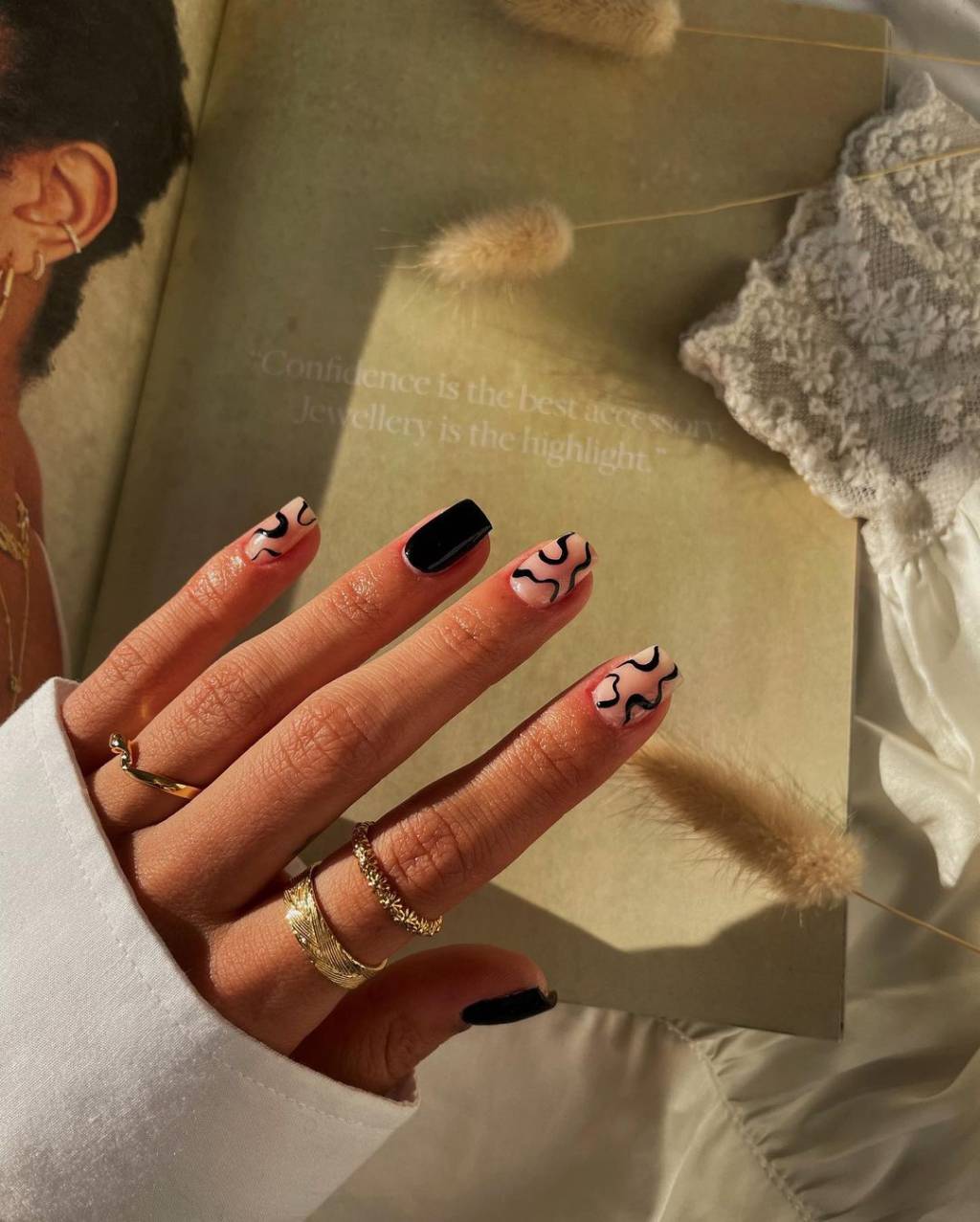 unha-preta-decorada-e-simples Unhas decoradas em preto