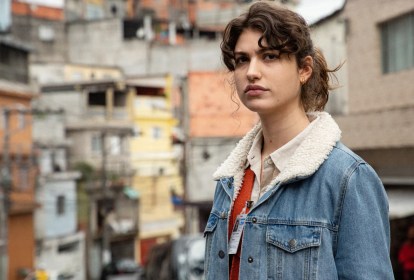 Giovanna Grigio é a protagonista do filme "Maníaco do Parque"