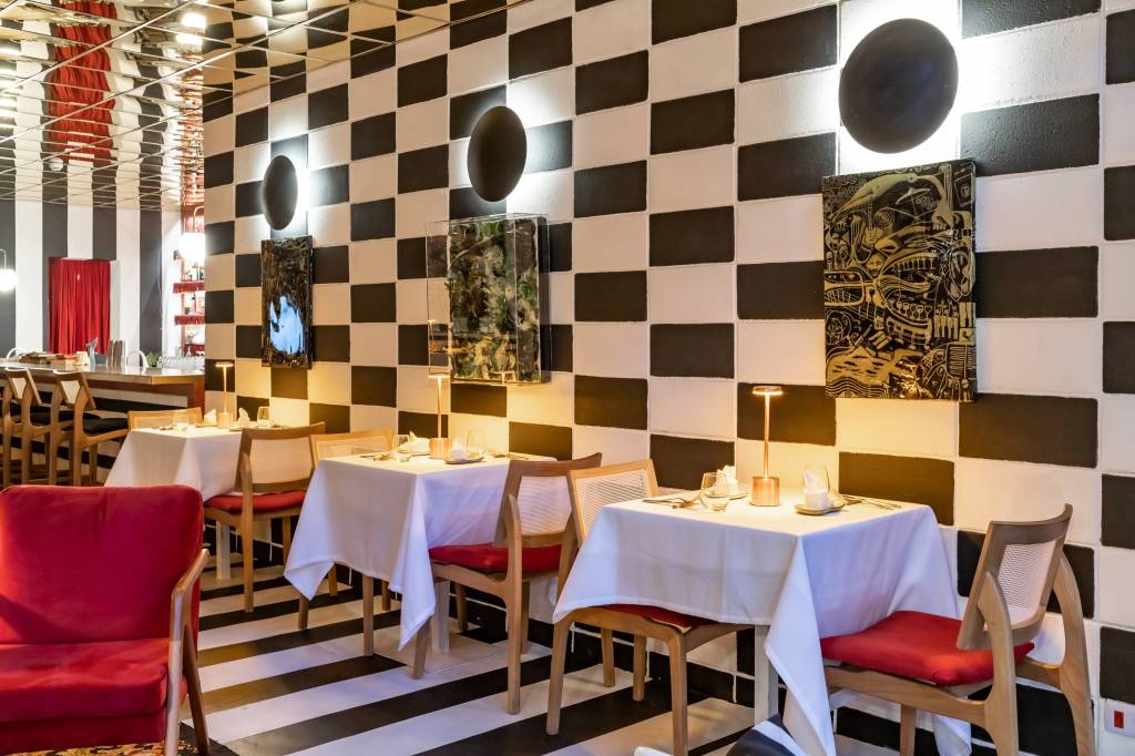 Restaurante LouLou traz releitura da França moderna em sua decoração