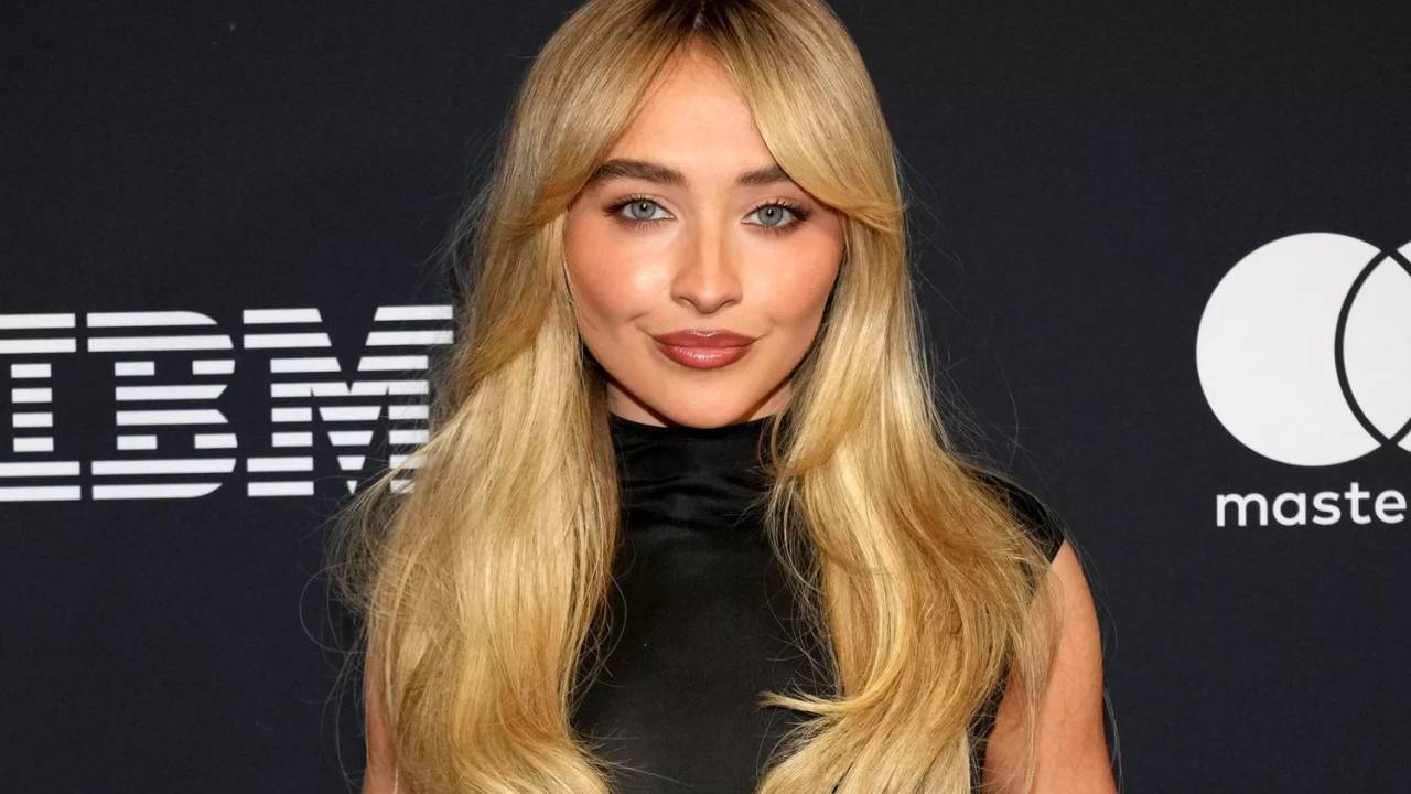 Sabrina Carpenter chama atenção pelo seu cabelo