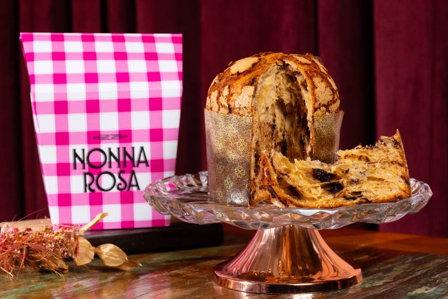 Nonna Rosa - Panetone de Chocolate, feito com chocolate 63% de cacau e um toque de raspas de laranja, baunilha e mel (R$ 97 - 510g)