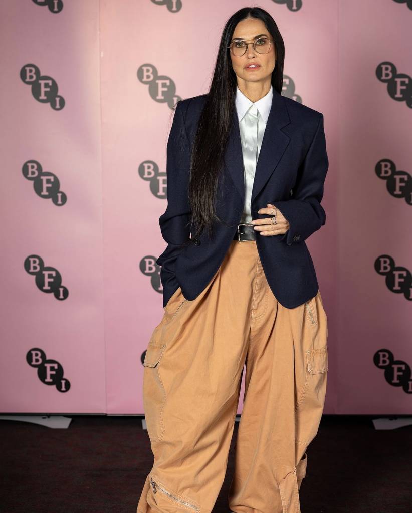 Demi Moore Demi Moore veste alfaiataria moderna