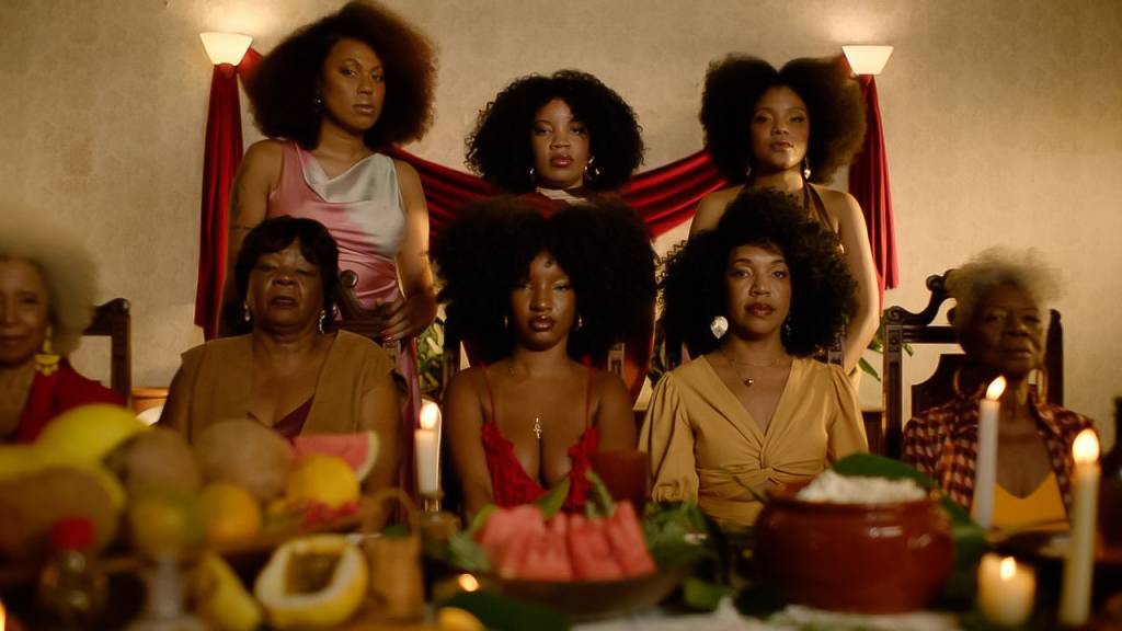 Exclusivo! Afreekassia lança novo clipe que celebra a feminilidade negra