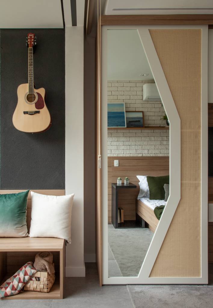 17 ambientes com espelhos orgânicos para se inspirar