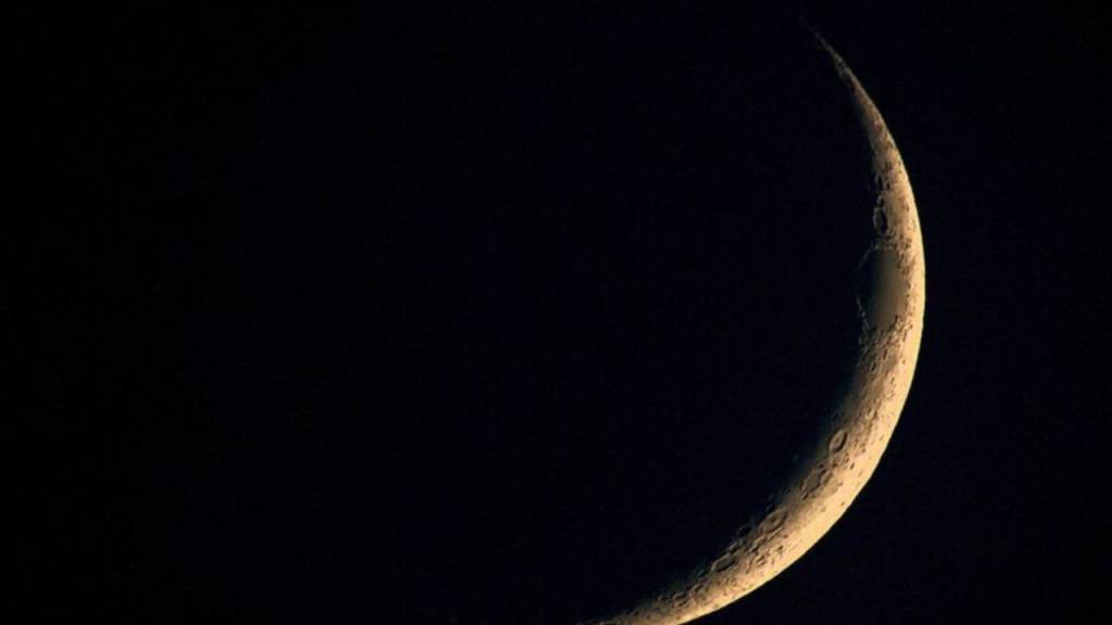 Cortar o cabelo na lua crescente: os fios crescem mais rápido?