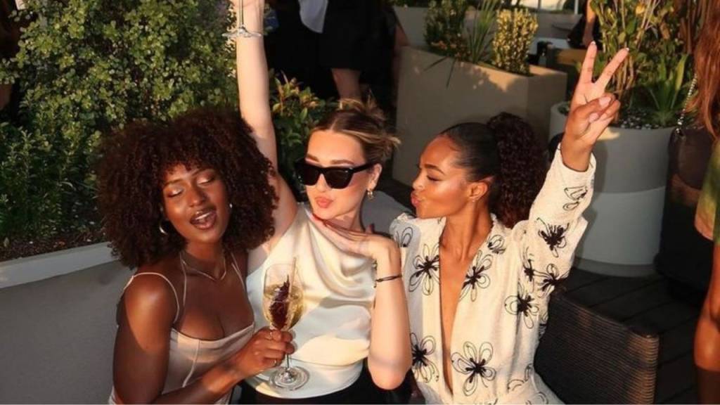 Está tudo bem passar o Natal com os amigos e não com a família