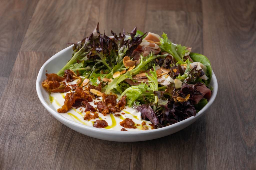 6 receitas de saladas práticas e refrescantes para o verão