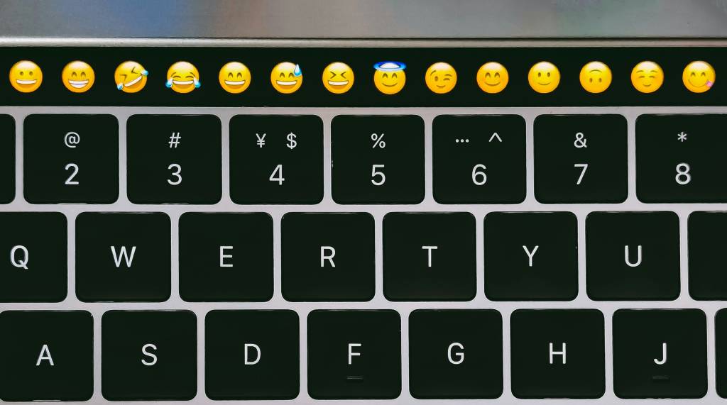 como-evitar-mal-entendido-mensagem-emoji Como usar emojis e pontuação certos na conversa?