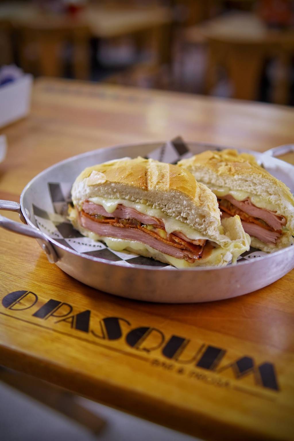 pasquim-bar-prosa-lanche-mortadela Restaurantes para celebrar o aniversário de São Paulo