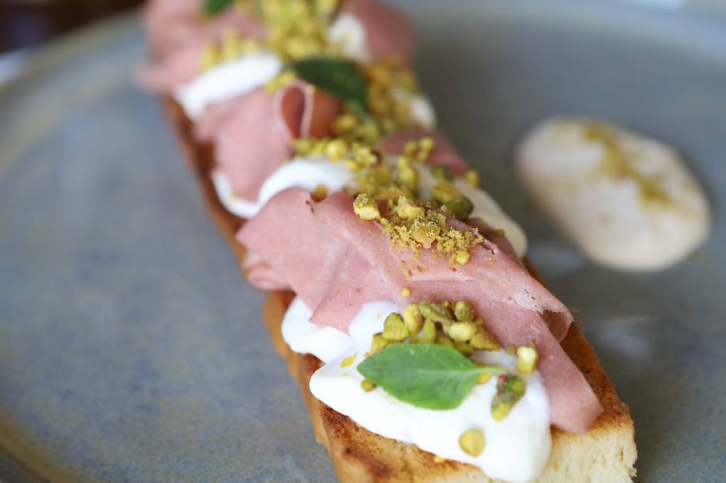 tostada-de-focaccia Restaurantes para celebrar o aniversário de São Paulo