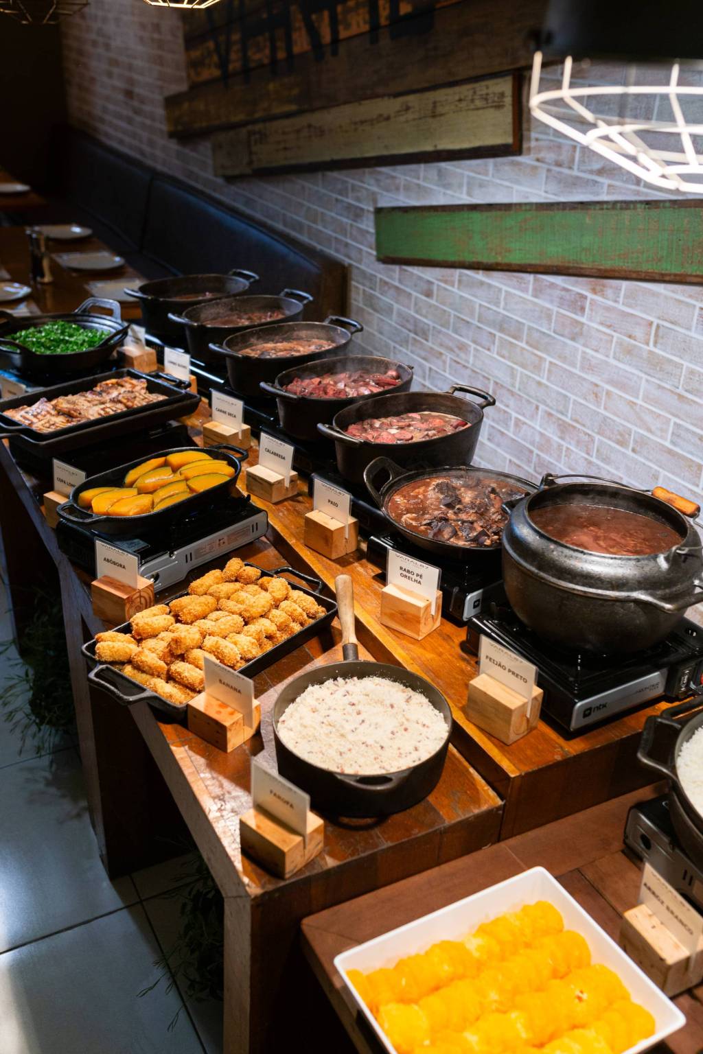 varal87-feijoada Restaurantes para celebrar o aniversário de São Paulo