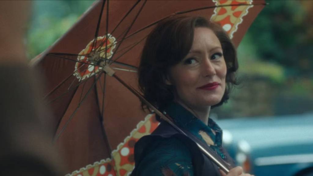 Cassandra (Lavinia Wilson) teve uma vida antes de virar inteligência artificial
