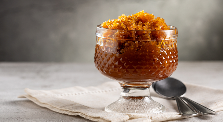 Cocada cremosa com cascas de melancia e melão