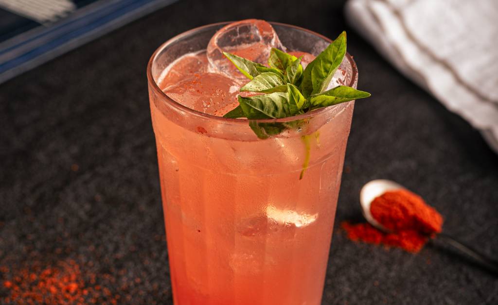 Drink de melancia com tabasco e gengibre