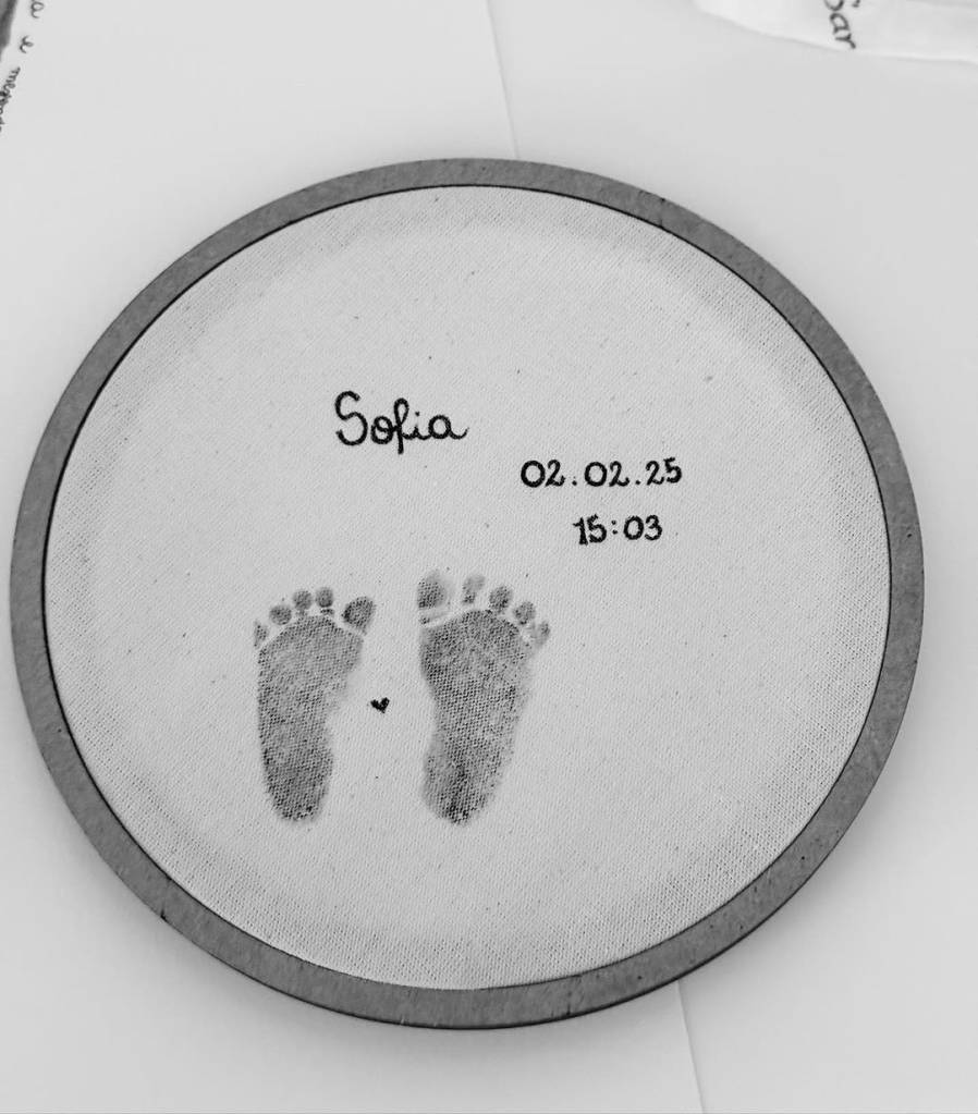 lexa-pezinhos Os pezinhos de Sofia, filha de Lexa, eternizados em seu nascimento
