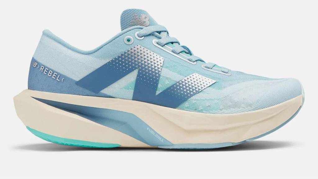 O new balance rebel V4 é um tênis macio com estabilidade neutra
